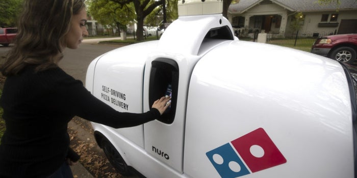 Este puede ser tu próximo repartidor de pizza a domicilio
